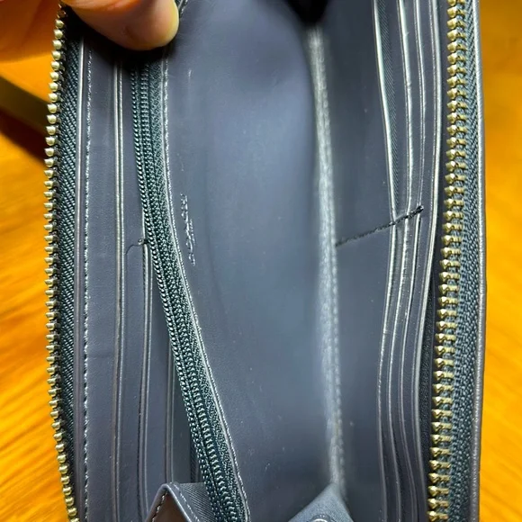 COACH Accordion Zip Wallet In Signature Canvas - Picture 15 of 16